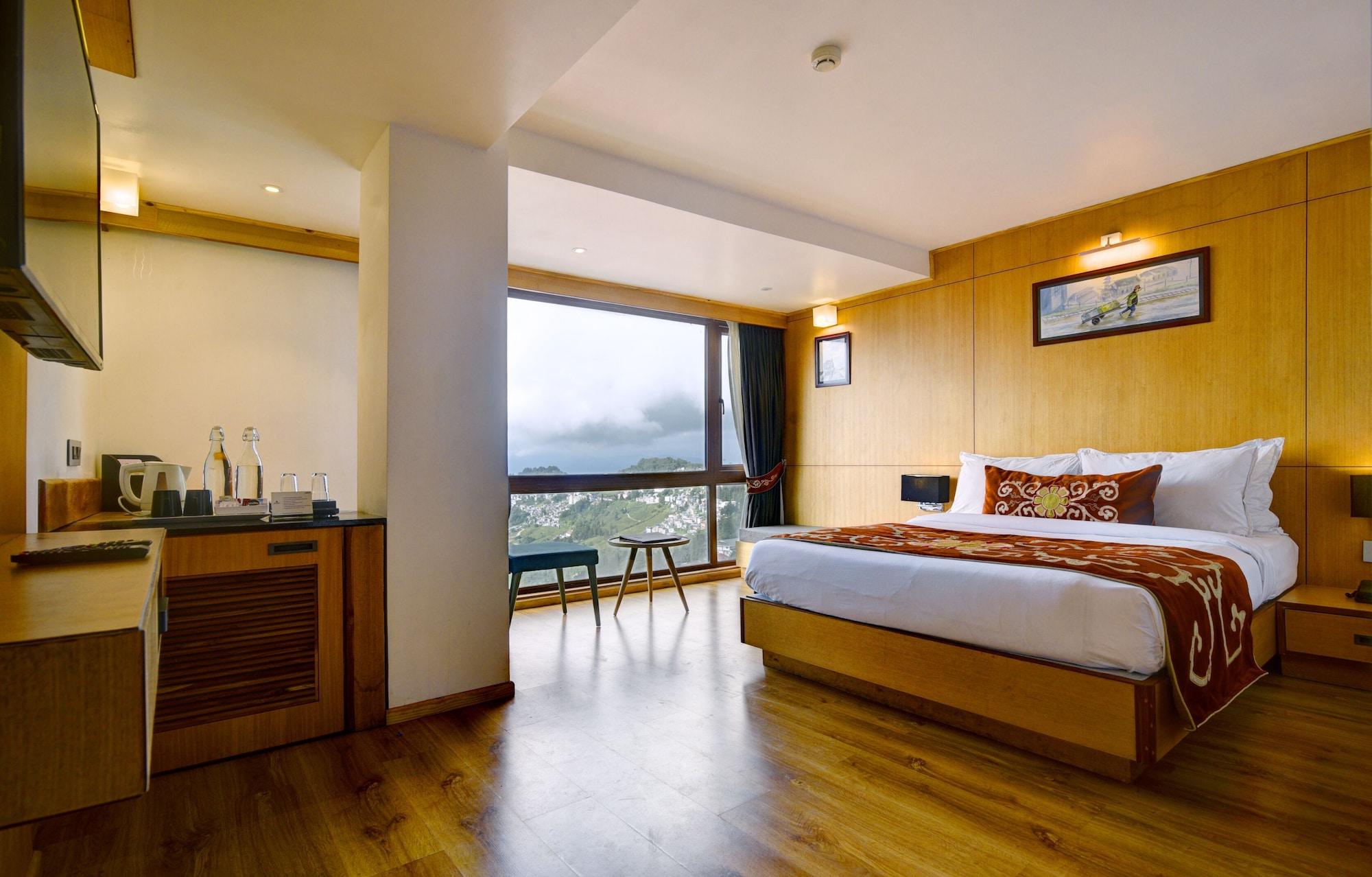 Summit Swiss Heritage Resort & Spa Дарджилинг Экстерьер фото