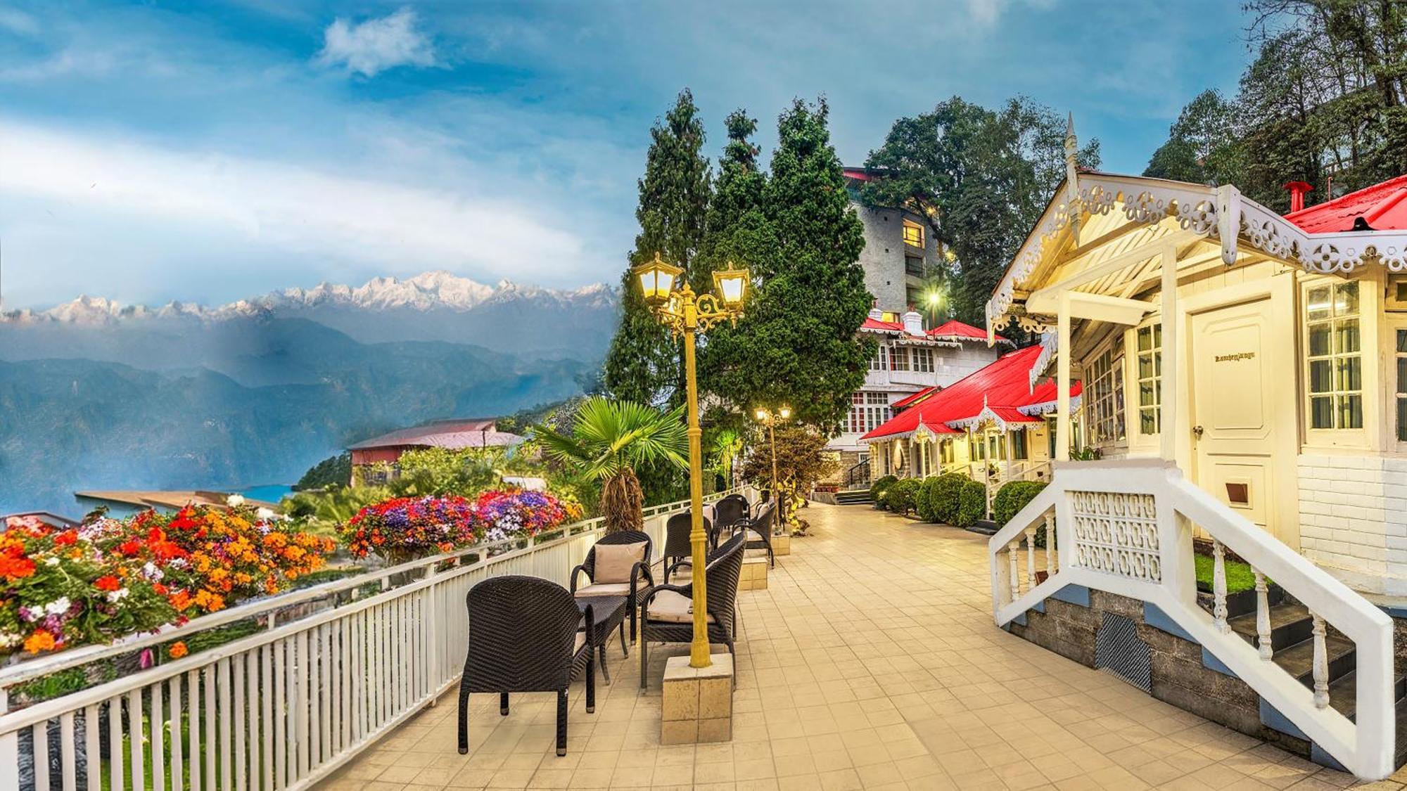 Summit Swiss Heritage Resort & Spa Дарджилинг Экстерьер фото